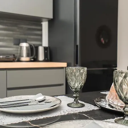 Maria Pf Ee Βίλα *