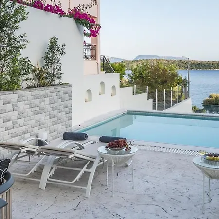 Maria Pf Ee Βίλα