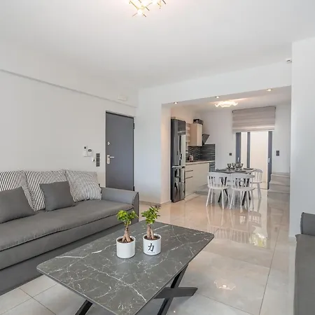 Maria Pf Ee * Νυδρί